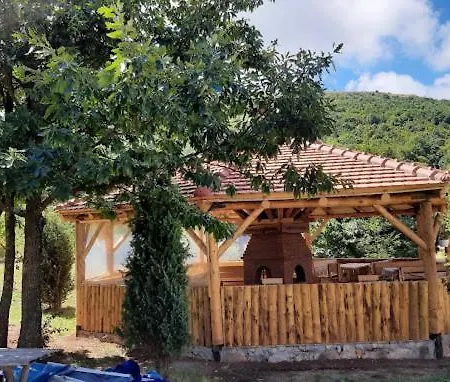Tomiceva Koliba 1 *